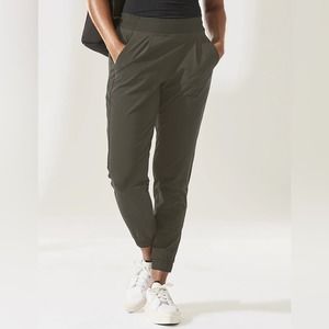 Athleta Textured Brooklyn Jogger Pants in Mountain Olive